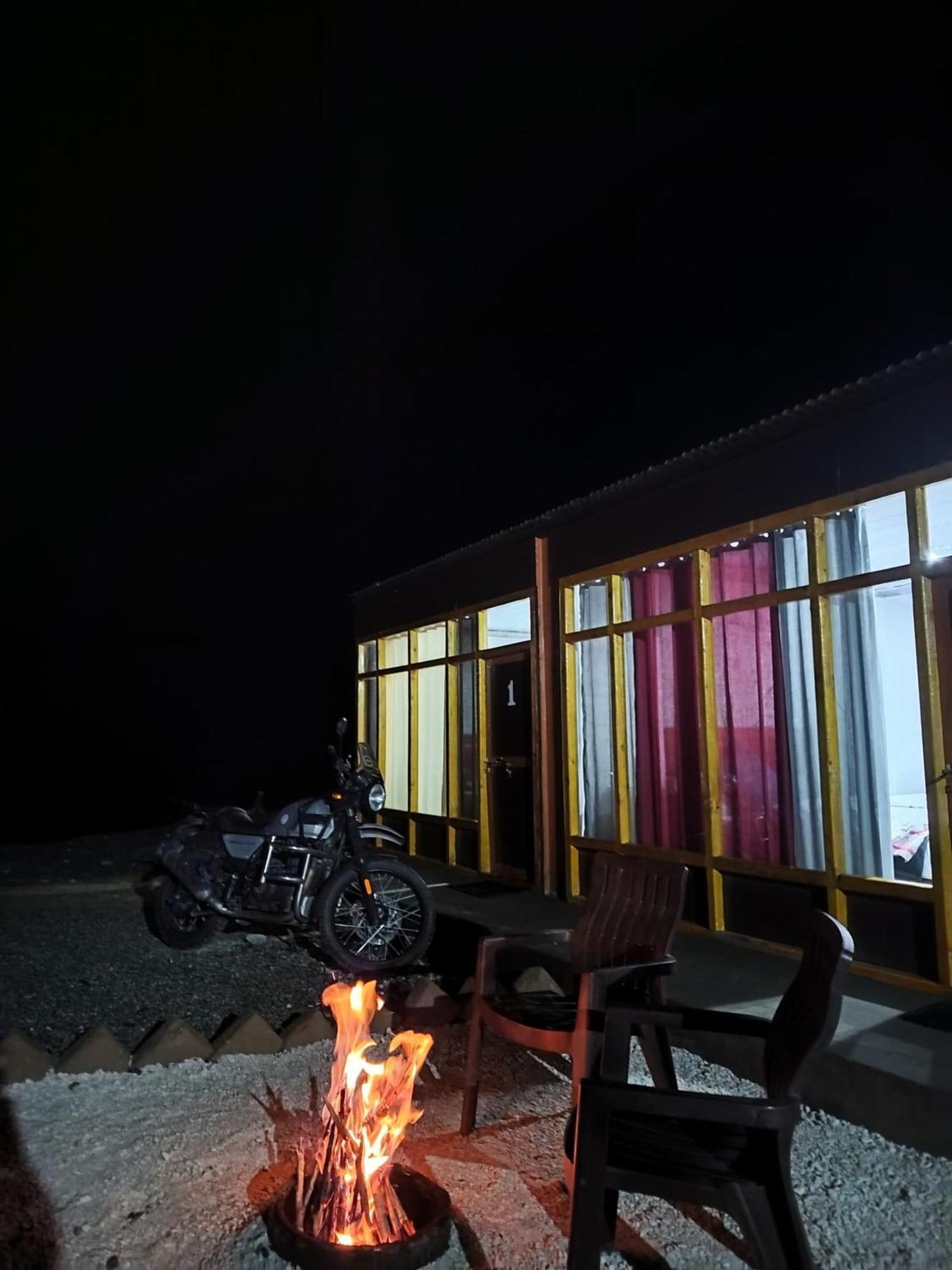 Ibex Spangri Cottage Lukung Extérieur photo