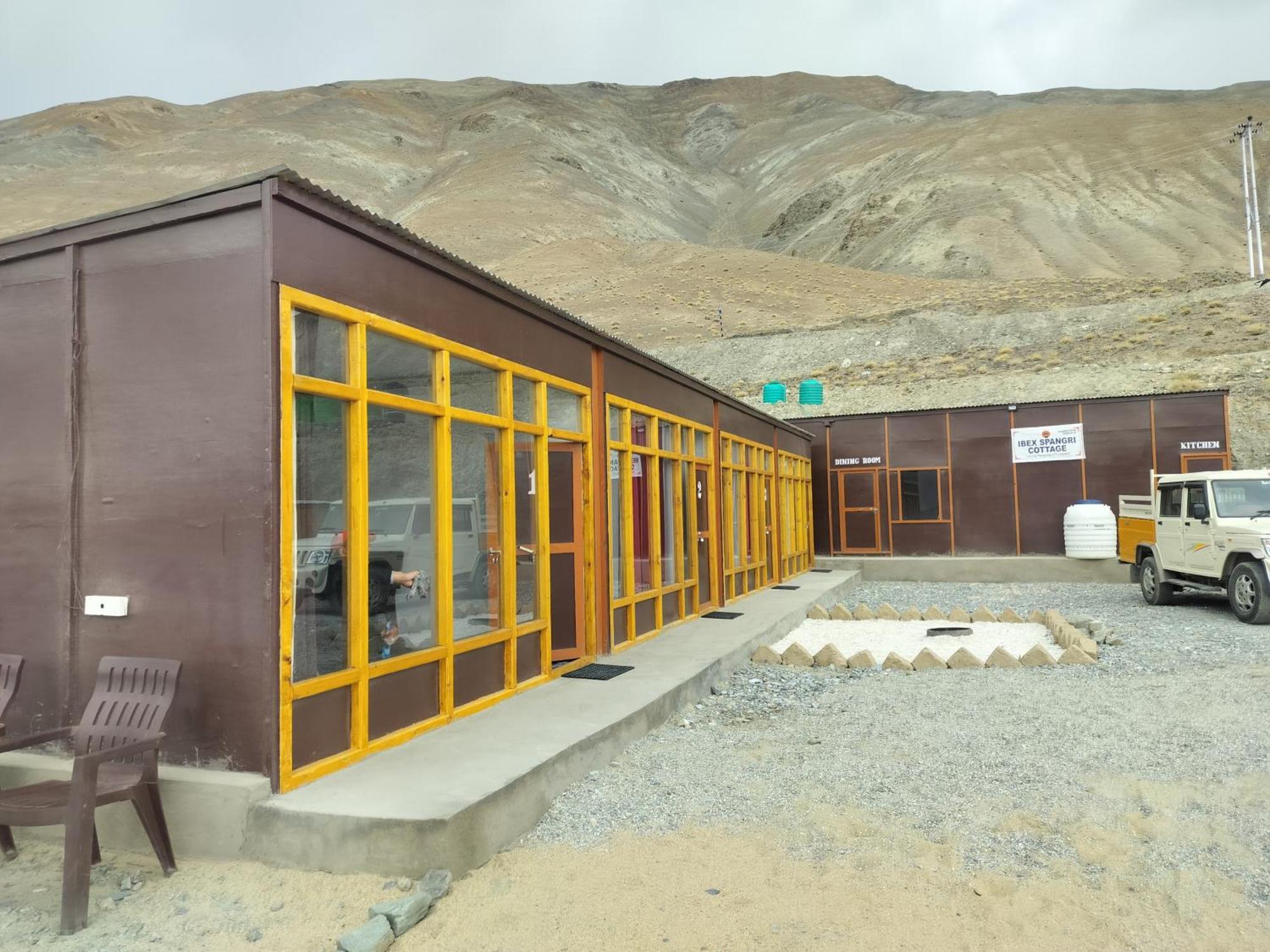 Ibex Spangri Cottage Lukung Extérieur photo
